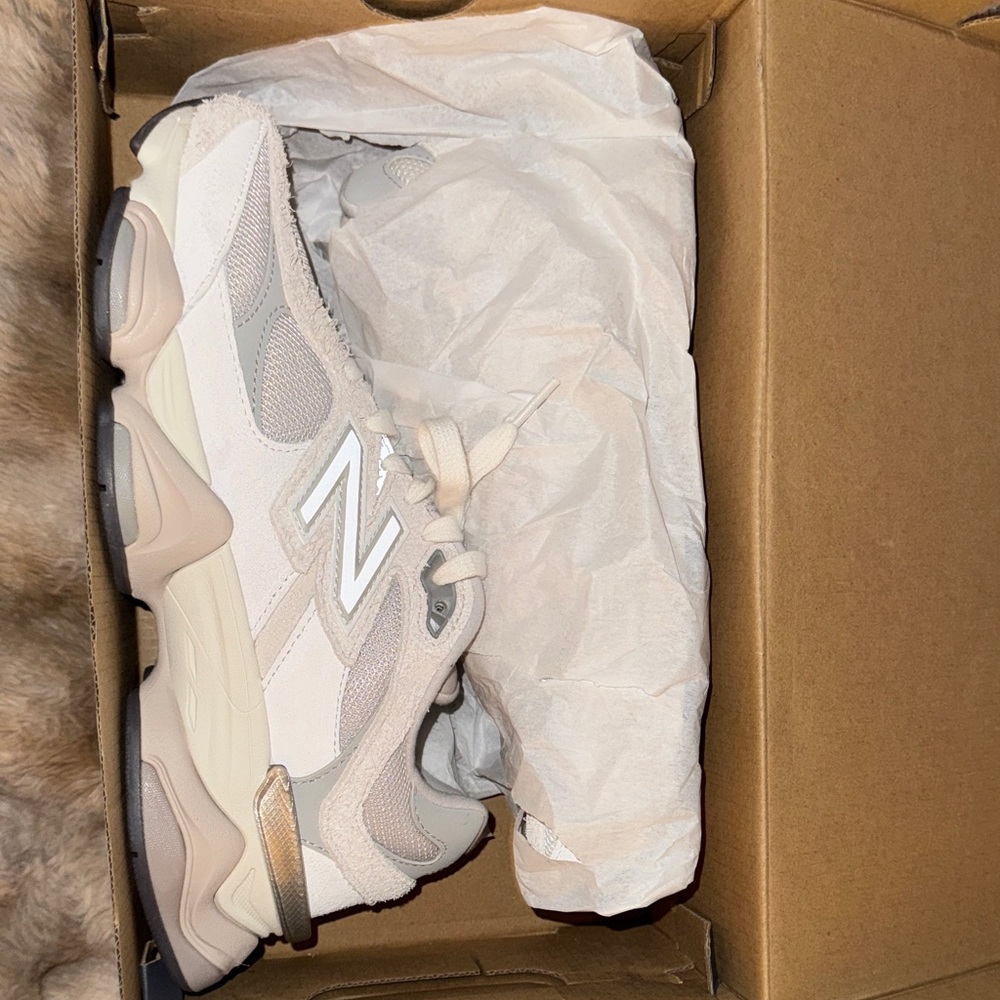 New Balance 9060 
Cream and Gray
